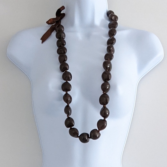 BROWN KUKUI NUT LEI - Picture 2 of 5